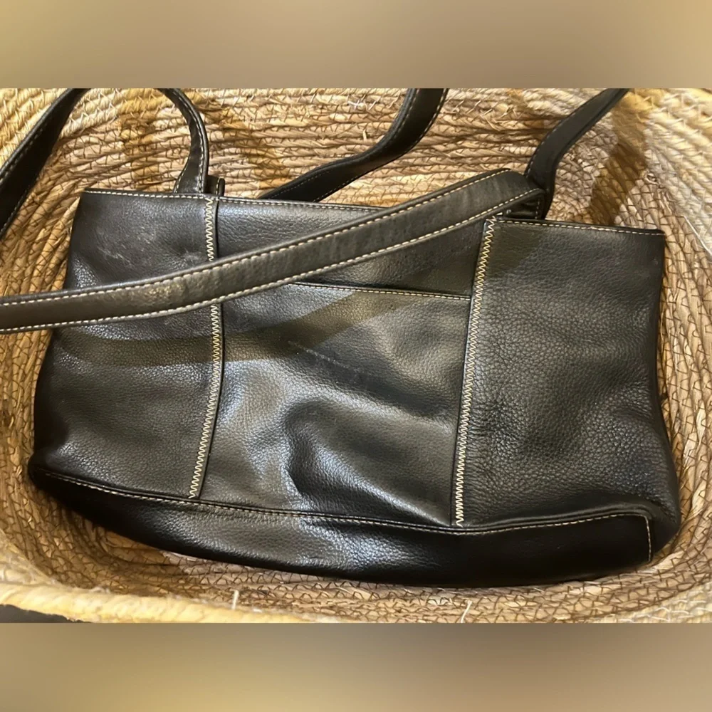 The Sak Black Butter Soft Leather Handbag Shoulder Bag Zip Close